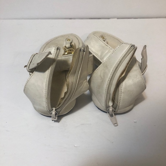 Womens Gold Chain Sandals Size 8. - Picture 3 of 3